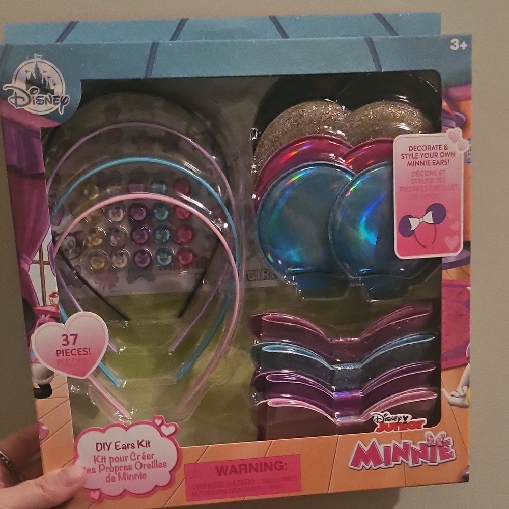 NIB Disney Minnie Mouse Colorful Ears Craft Set - Picture 1 of 2